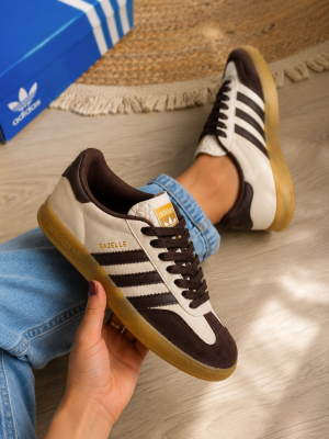 Tênis AD Gazelle Branco e Marrom Feminino – Casual Clássico
