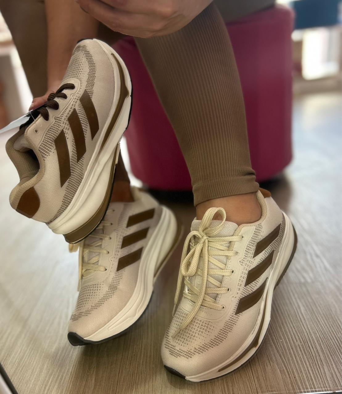 Tênis Casual Esportivo Knit Bege com Detalhes Marrom – Leve, Confortável e Moderno - Imagem 2