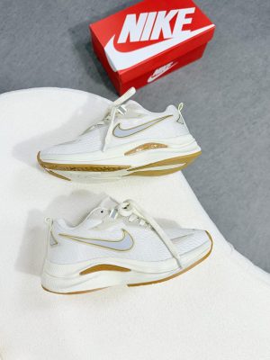 Tênis Fit Off White com Dourado Refletivo Feminino – Leveza e Conforto